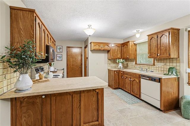 604 Finch Street, Raymore, MO 64083