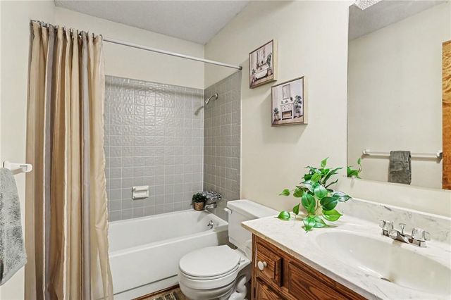 604 Finch Street, Raymore, MO 64083
