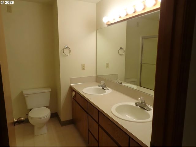 5901 Sw KARLA Ct, Portland, OR 97239