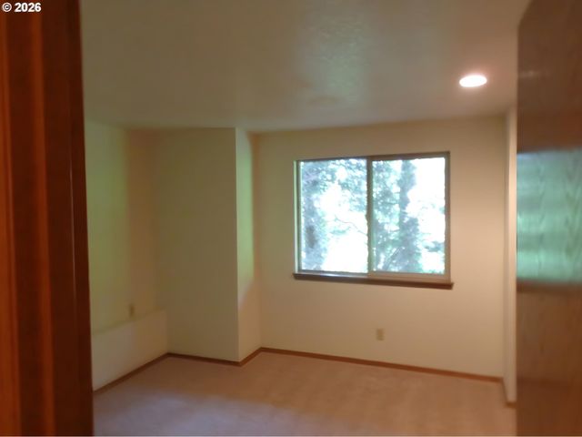 5901 Sw KARLA Ct, Portland, OR 97239