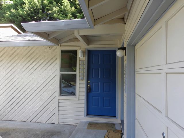 5901 Sw KARLA Ct, Portland, OR 97239