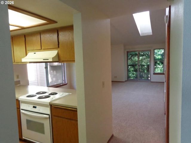 5901 Sw KARLA Ct, Portland, OR 97239