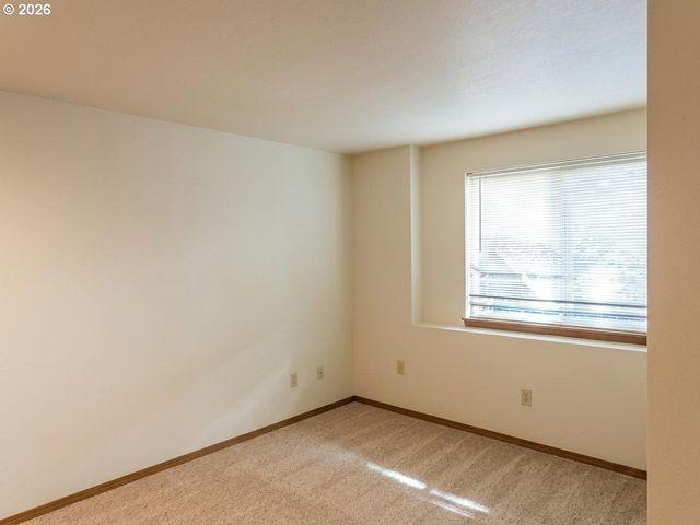5901 Sw KARLA Ct, Portland, OR 97239