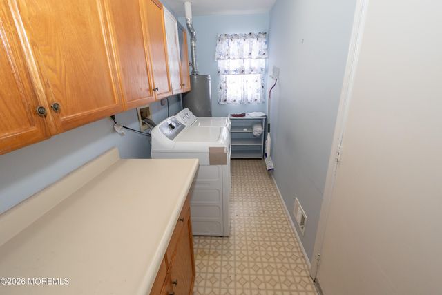 42 Buttonwood Court, Lakewood, NJ 08701