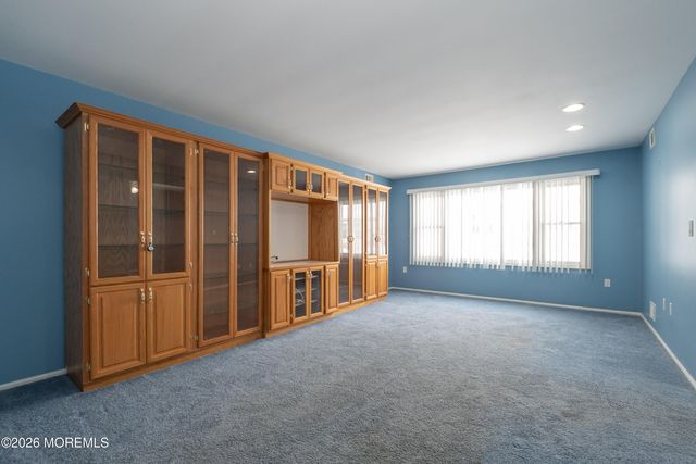 42 Buttonwood Court, Lakewood, NJ 08701