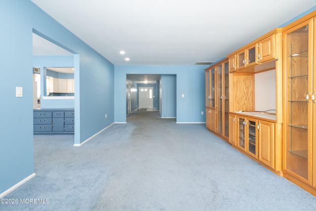 42 Buttonwood Court, Lakewood, NJ 08701