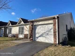 42 Buttonwood Court, Lakewood, NJ 08701