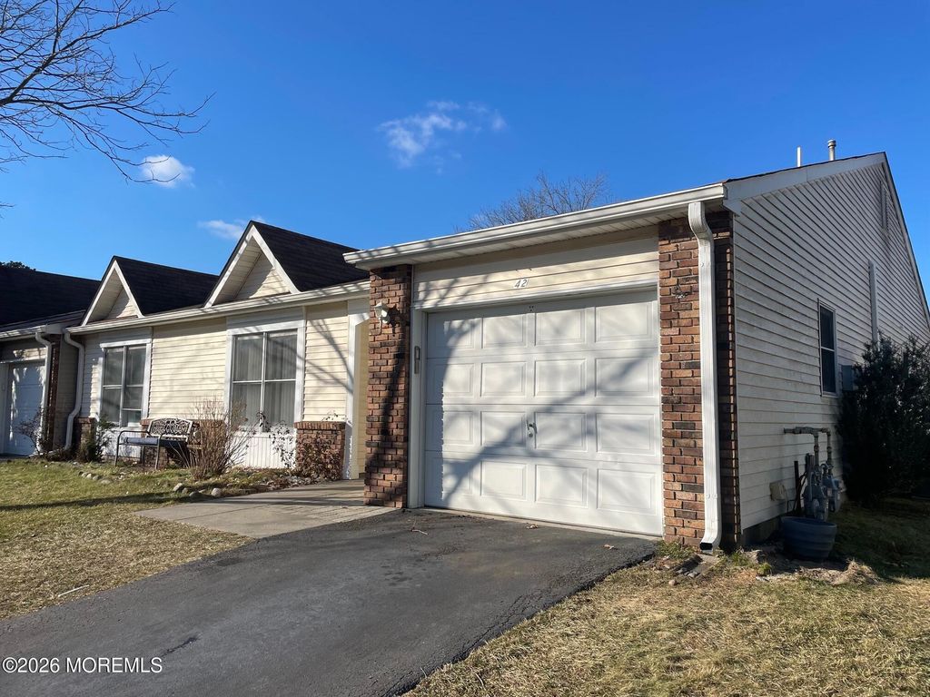 42 Buttonwood Court, Lakewood, NJ 08701