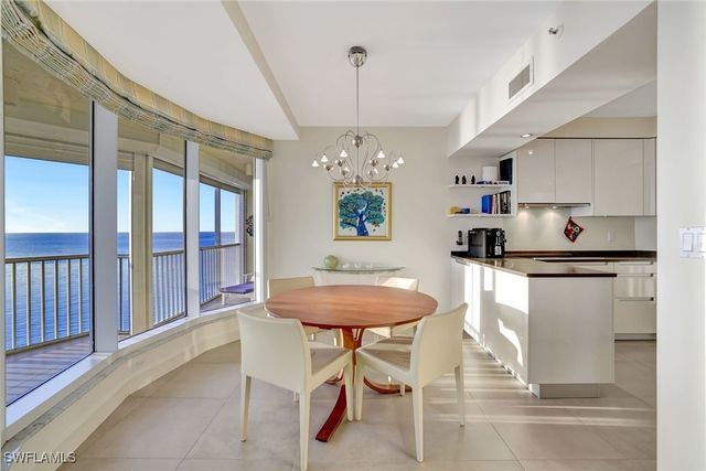 8111 Bay Colony DR 1102, Naples, FL 34108