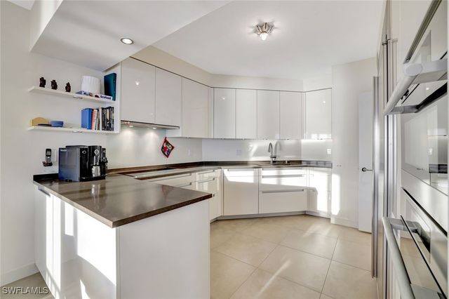 8111 Bay Colony DR 1102, Naples, FL 34108