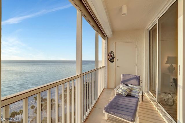 8111 Bay Colony DR 1102, Naples, FL 34108