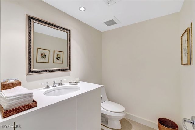 8111 Bay Colony DR 1102, Naples, FL 34108