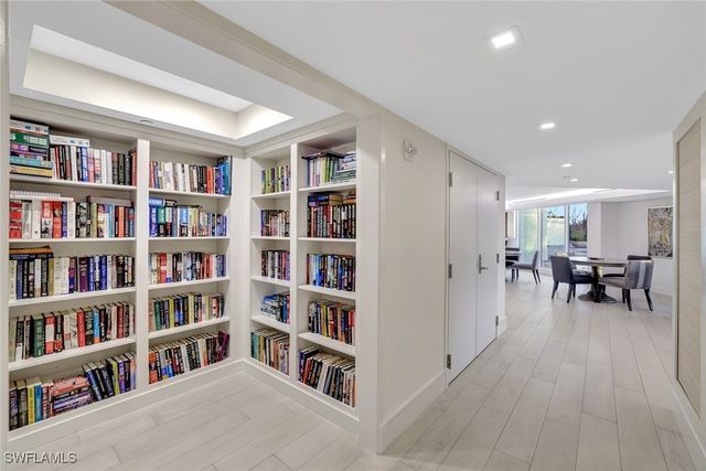 8111 Bay Colony DR 1102, Naples, FL 34108