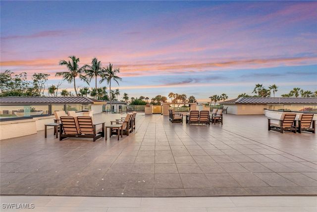 8111 Bay Colony DR 1102, Naples, FL 34108