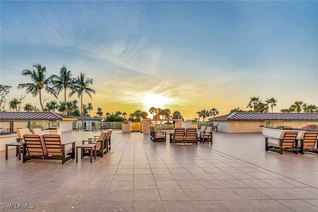 8111 Bay Colony DR 1102, Naples, FL 34108