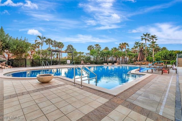 8111 Bay Colony DR 1102, Naples, FL 34108