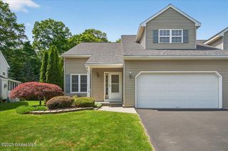41A Raylinsky Lane, Halfmoon, NY 12118