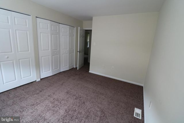32 PIN OAK LN, Tuckerton, NJ 08087
