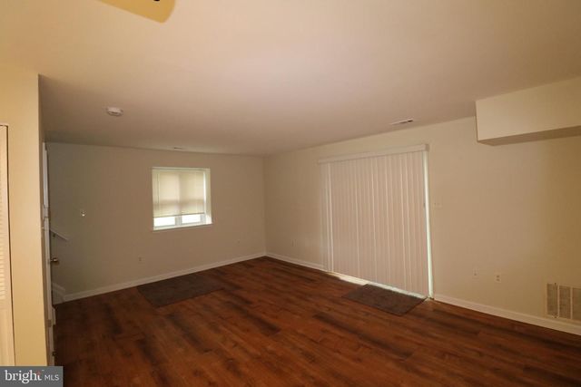 32 PIN OAK LN, Tuckerton, NJ 08087
