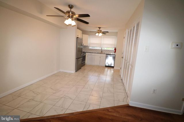 32 PIN OAK LN, Tuckerton, NJ 08087