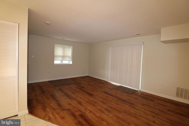 32 PIN OAK LN, Tuckerton, NJ 08087