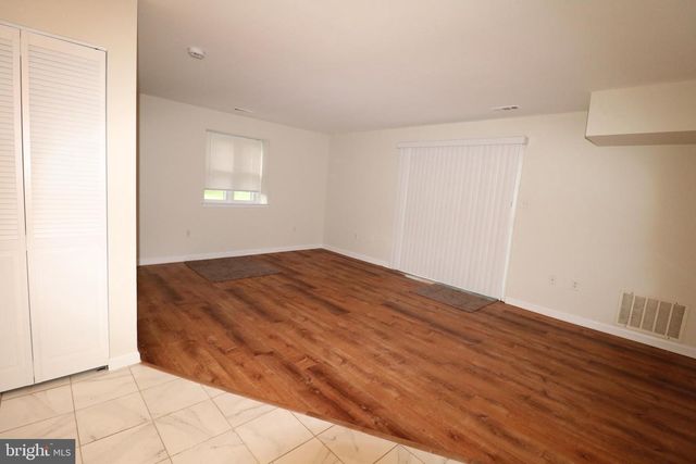 32 PIN OAK LN, Tuckerton, NJ 08087