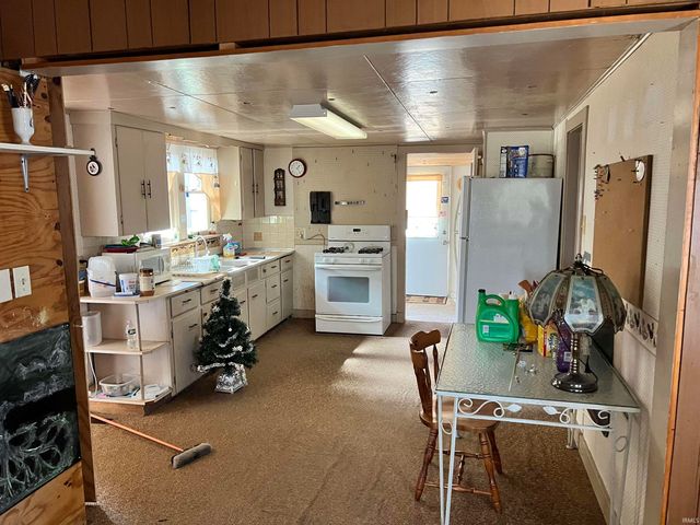 613 S 9th Street, Goshen, IN 46526