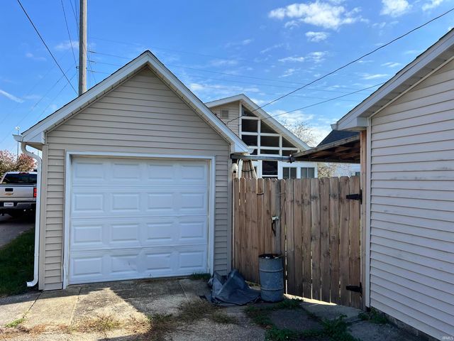 613 S 9th Street, Goshen, IN 46526