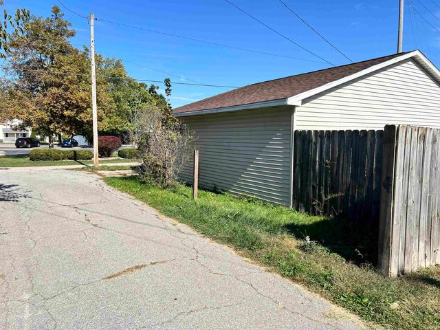 613 S 9th Street, Goshen, IN 46526