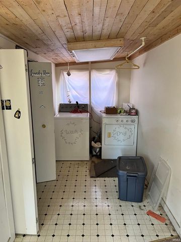 613 S 9th Street, Goshen, IN 46526