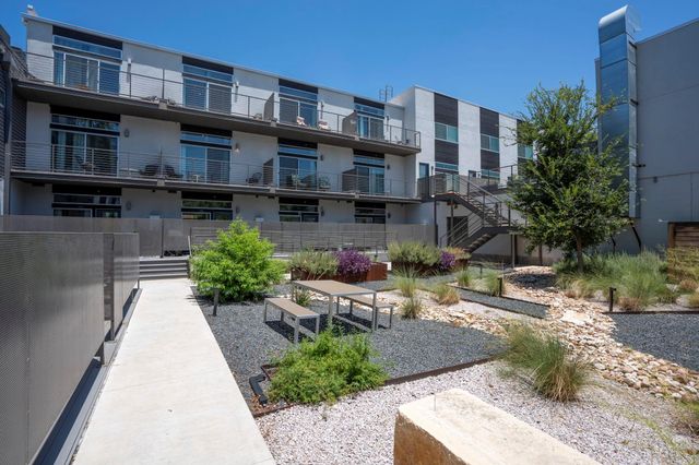 1701 E M L King Jr BLVD 105, Austin, TX 78702