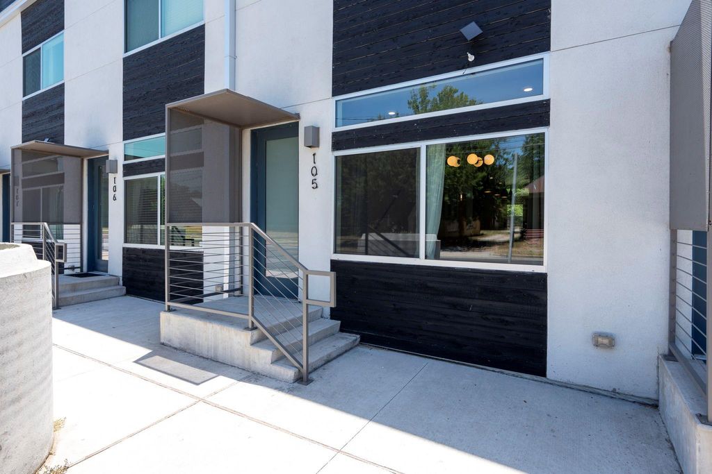 1701 E M L King Jr BLVD 105, Austin, TX 78702