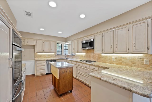 2114 Brandeis Drive, Richardson, TX 75082