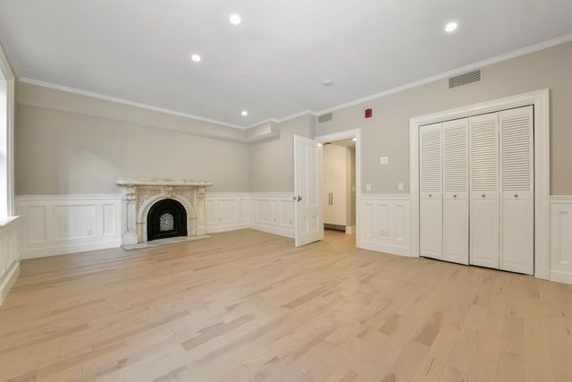 55 Clarendon St 1, Boston, MA 02116