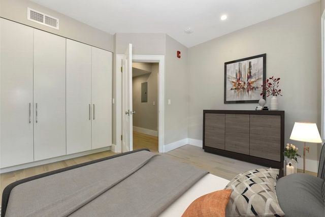 55 Clarendon St 1, Boston, MA 02116