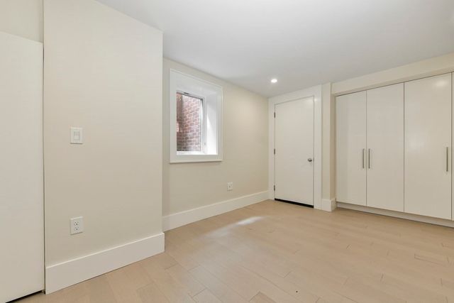 55 Clarendon St 1, Boston, MA 02116