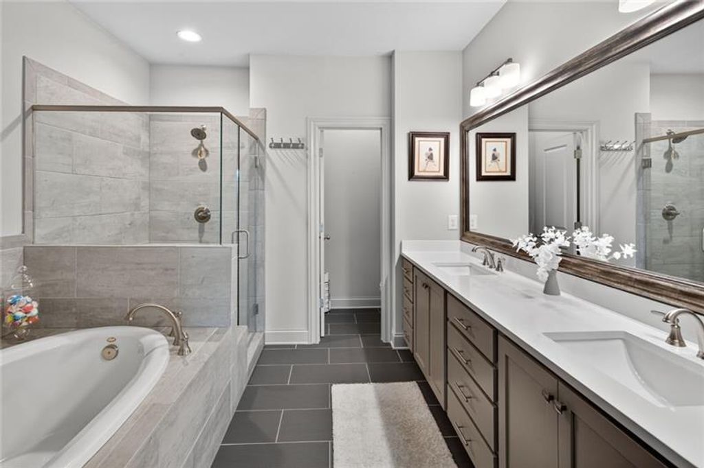 Image 18 of property listing at 1956 Skyfall NE Circle, Atlanta, GA 30319