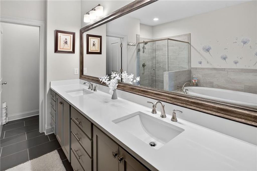 Image 19 of property listing at 1956 Skyfall NE Circle, Atlanta, GA 30319