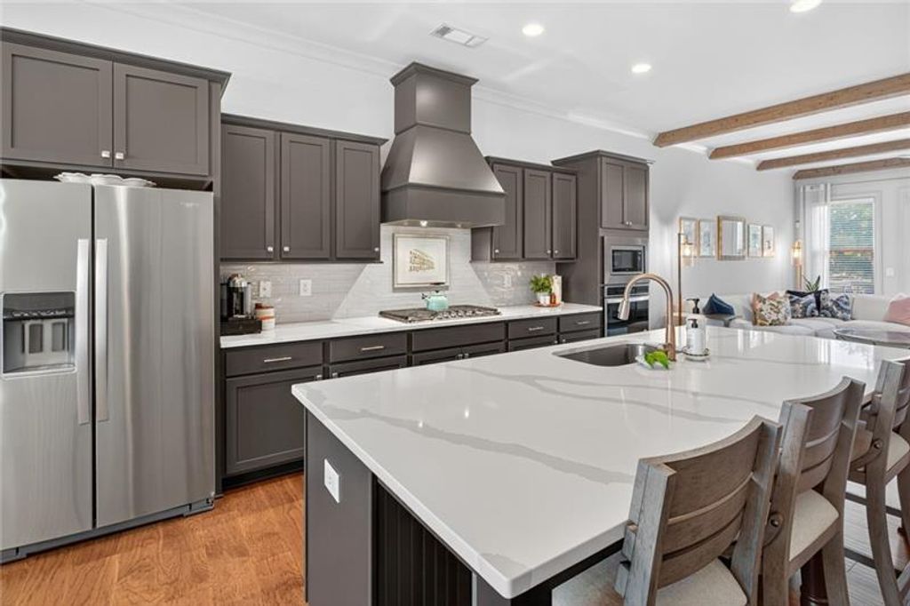 Image 7 of property listing at 1956 Skyfall NE Circle, Atlanta, GA 30319