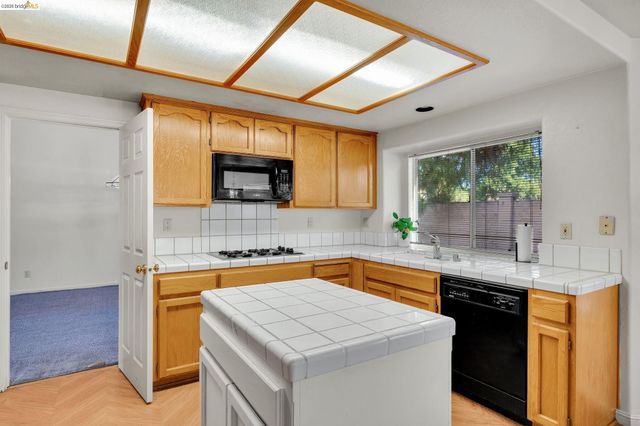 4437 Rock Island Dr, Antioch, CA 94509