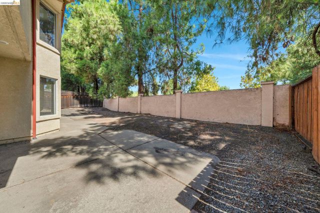 4437 Rock Island Dr, Antioch, CA 94509