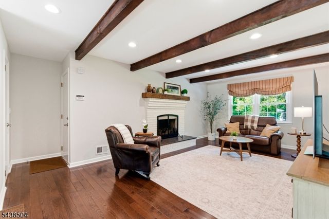72 Kiva Pl, Branchburg Twp., NJ 08876