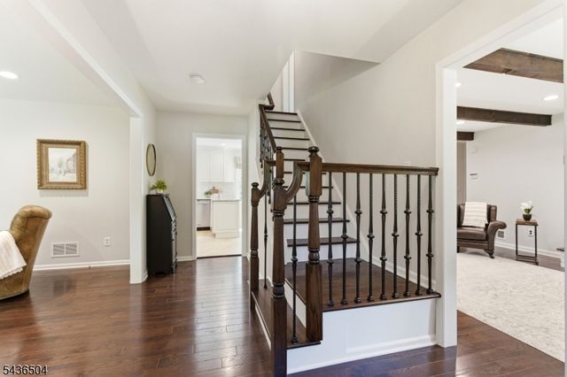 72 Kiva Pl, Branchburg Twp., NJ 08876