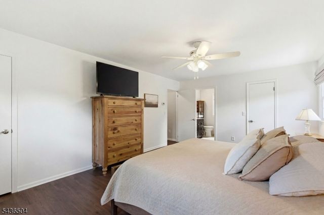 72 Kiva Pl, Branchburg Twp., NJ 08876