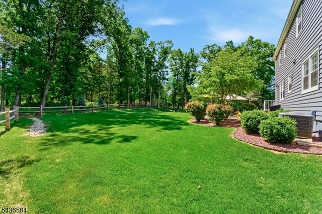 72 Kiva Pl, Branchburg Twp., NJ 08876