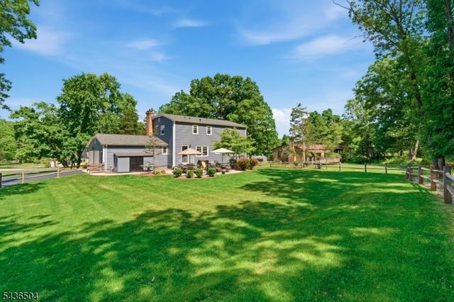 72 Kiva Pl, Branchburg Twp., NJ 08876