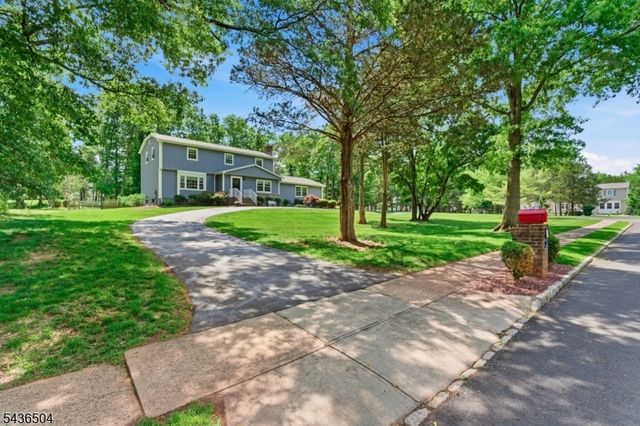 72 Kiva Pl, Branchburg Twp., NJ 08876