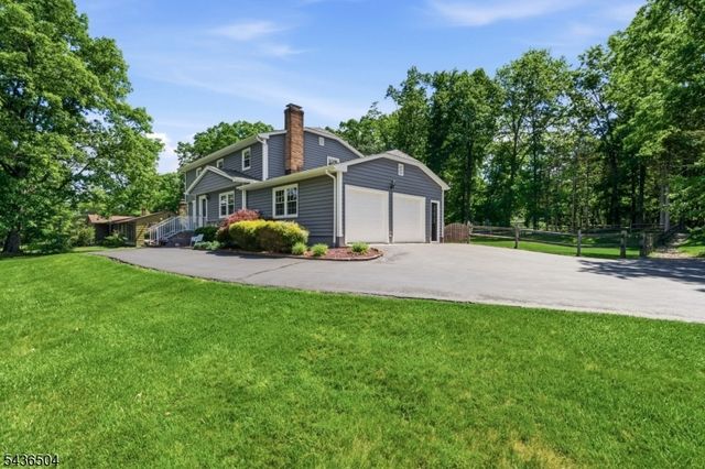 72 Kiva Pl, Branchburg Twp., NJ 08876