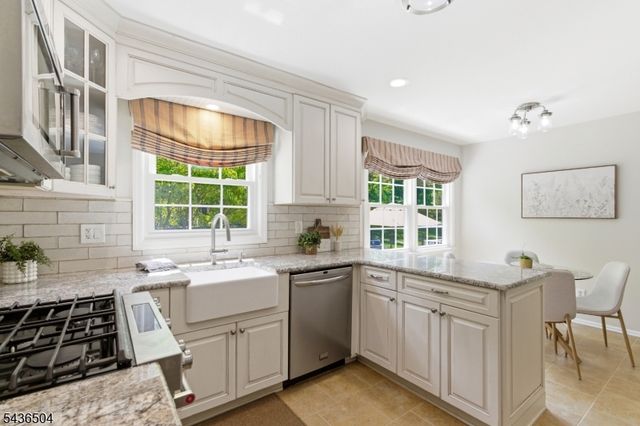 72 Kiva Pl, Branchburg Twp., NJ 08876