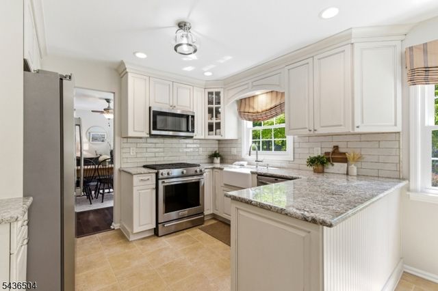 72 Kiva Pl, Branchburg Twp., NJ 08876